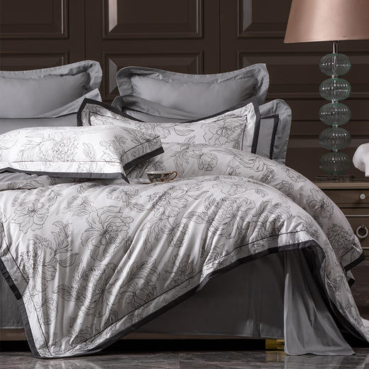 多喜爱 60S新绒棉四件套 素唯 轻奢 芬纳诺抗菌 缎纹工艺 专利床单 贡缎织造 精美拼框设计 光泽柔美顺滑 礼盒包装 商品图1