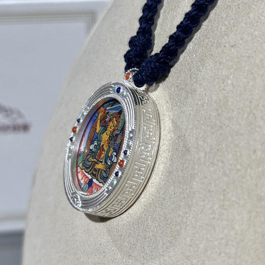 圆形嘎乌手绘唐卡 商品图4