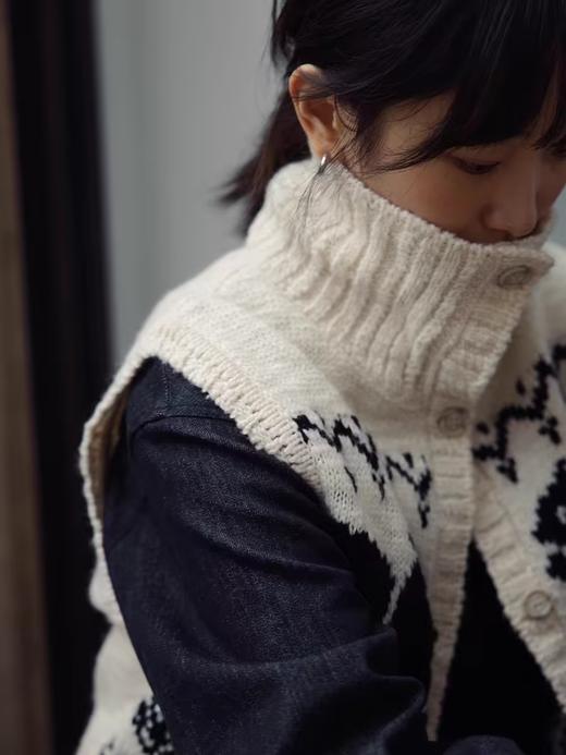 步履不停/3D13191C/复古提花毛衣背心 商品图2