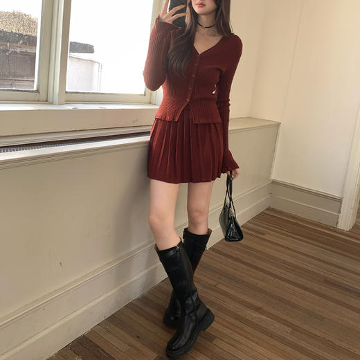 西遇红色百褶裙女新款A字高腰松紧腰太阳褶短款半身裙D3542427 商品图1