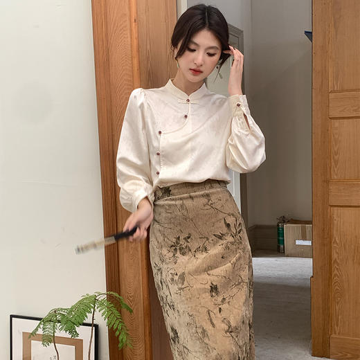 西遇新中式立领长袖衬衫新款国风斜门襟吊珠盘扣内搭上衣10340127 商品图3