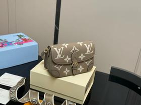 D011551复古气质双肩带百搭单肩斜挎法棍包