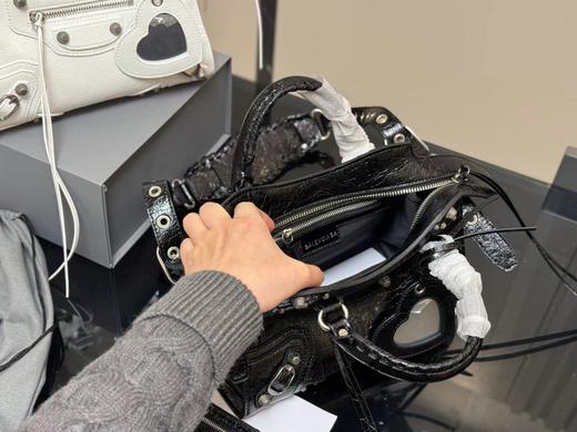 D011552上身慵懒感li刻get超帅超实用大包机车大廓形包 商品图12