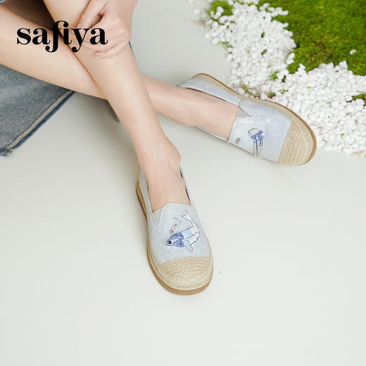 Safiya/索菲娅2025海边日记·小香风立体拼贴平底百搭懒人一脚蹬渔夫鞋SFD1112244 商品图0
