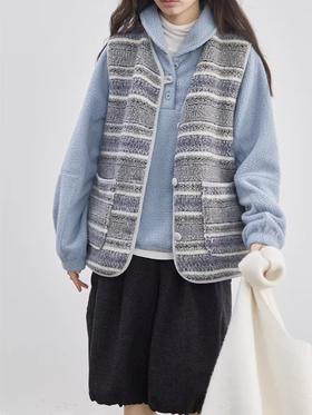 步履不停/4D14056C/复古灰色条纹保暖羊羔毛马甲