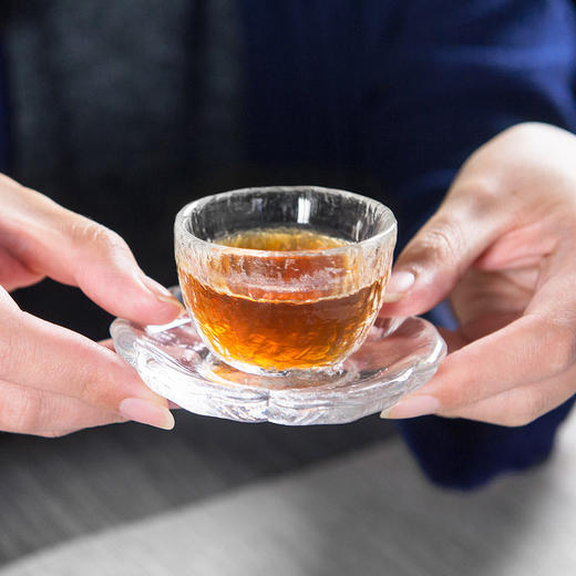 雅集组合冰丝小鼓品茶杯40ml套装（2个小鼓/2个莲花杯垫） 商品图4