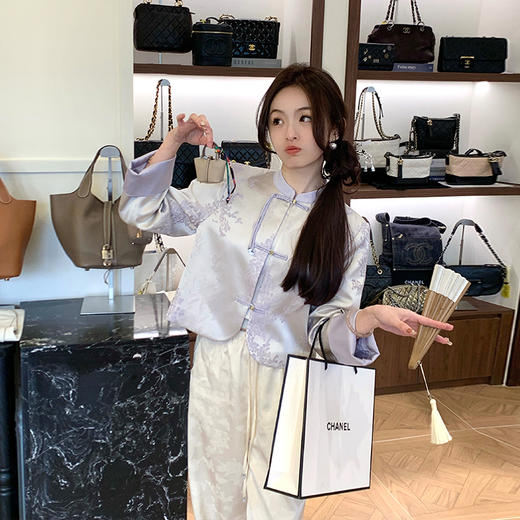 金蘑菇菇 青山远黛 近水含烟/新中式拼色锦缎 盘扣刺绣外套 商品图1
