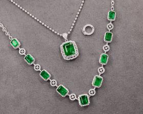 10.53ct刻面祖母绿项链