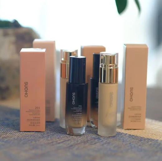 唐教授打磨三年才迎来的一次升级！Topc光感无瑕润泽裸感粉底液 30ml 滋润不假白 很服帖 够持久 商品图0