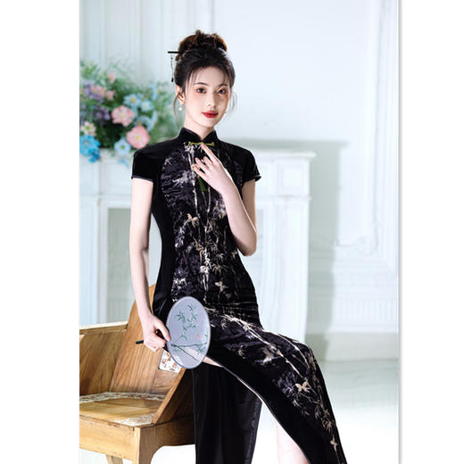 GX加长走秀款印花绒短袖旗袍2025春夏新款改良拼接新中式大码旗袍裙 商品图0