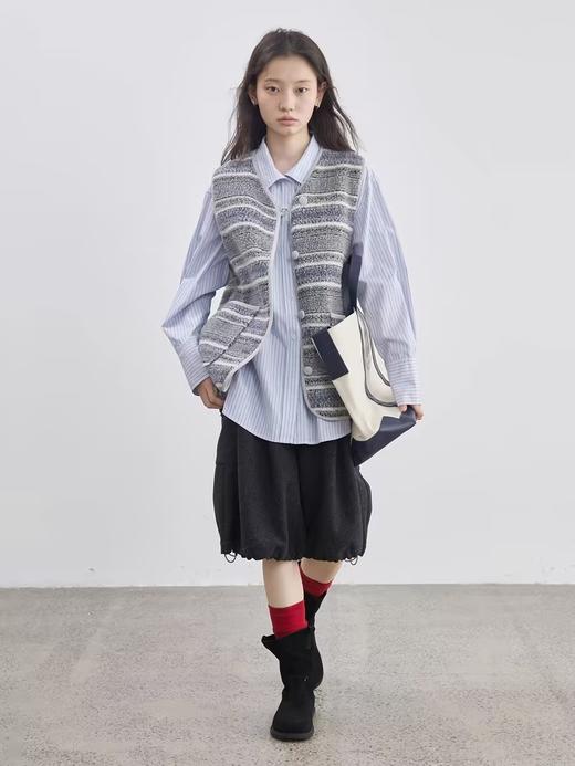 步履不停/4D14056C/复古灰色条纹保暖羊羔毛马甲 商品图1