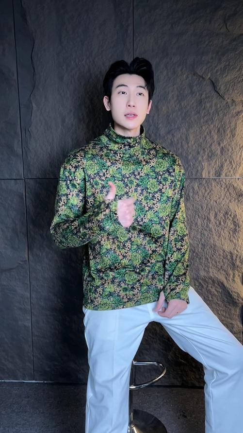 T2096秋冬季新款时尚个性美式绿色玫瑰半高领长袖T恤百搭情侣套头上衣 商品图0