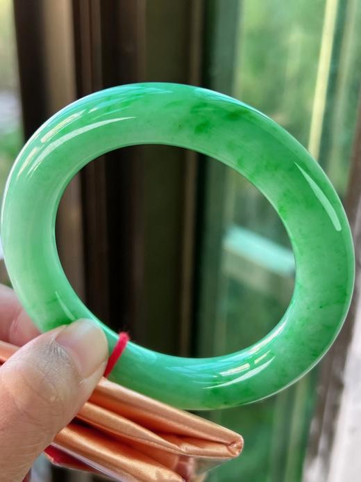 57圆条翡翠手镯 商品图3