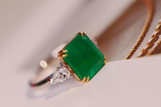 5.21ct刻面祖母绿戒指 商品图1