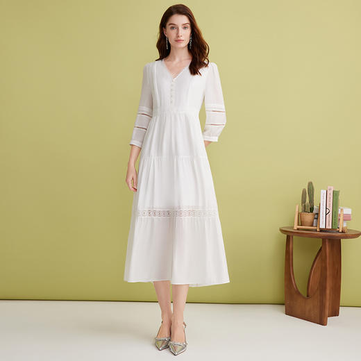 EITIE爱特爱气质V领法式收腰白色七分袖连衣裙2025春季新款A2507527 商品图3