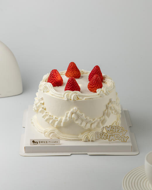 100%进口动物淡奶油-白色复古草莓生日蛋糕 商品图0
