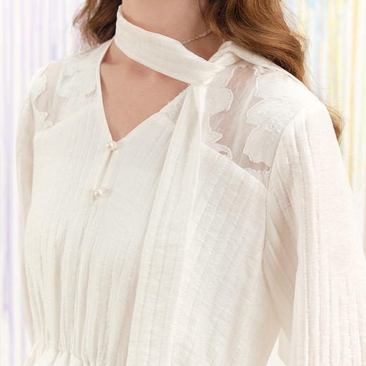 两三事梵高文艺 宴请时光 2025春季新款绣花领带镂空布拼接连衣裙 商品图3