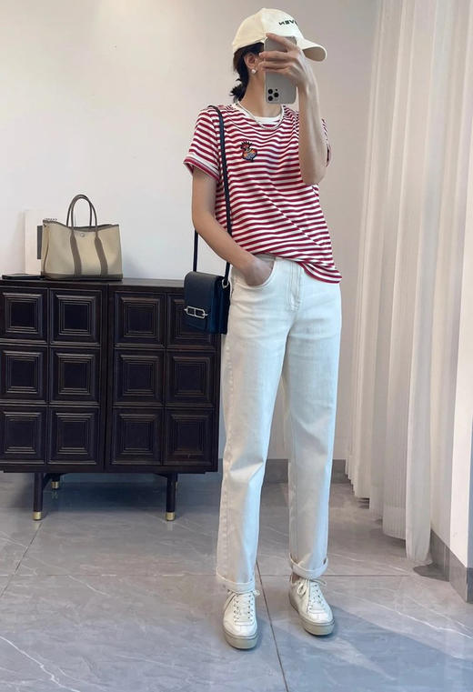 中国新年红白条胶囊系列 红白条水柔棉针织布短袖T恤 布面柔软 | 光泽度好 | 舒适亲肤 精致圆领 合身版型遮肉显瘦 商品图4