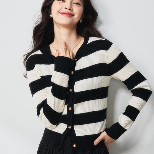 【高货sh】全新升级【铂金会员266/天猫359/差价93】(12000) 洛诗琳黑白条纹圆领针织开衫2025早春显瘦毛衣修身外套女 商品图1