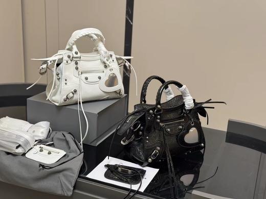 D011552上身慵懒感li刻get超帅超实用大包机车大廓形包 商品图6