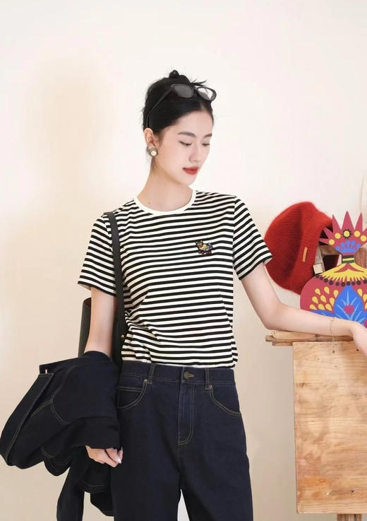 115-2渠道货 小禾 新年胶囊系列 福寿三多 剪纸刺绣 水柔棉 条纹圆领短袖 商品图5