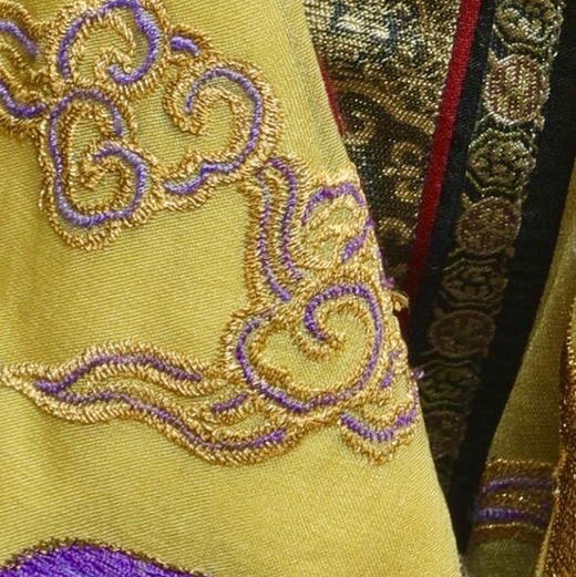 《锦绣》黄色紫色年宵花瓶插花
高80×宽50（㎝） 商品图7