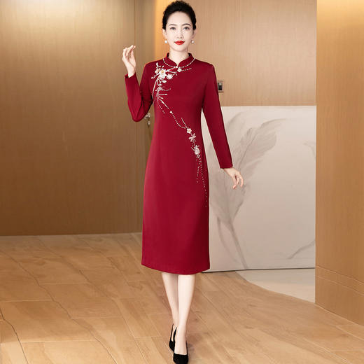 LC-LC2459婚礼服秋冬新款刺绣高贵喜婆婆婚宴装改良旗袍连衣裙 商品图5