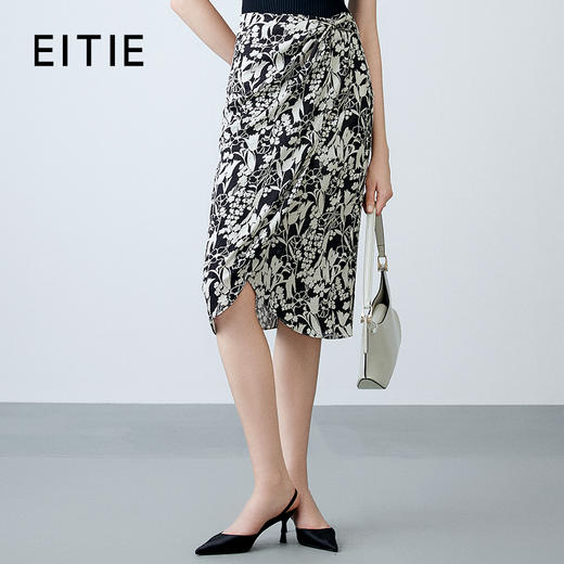 EITIE爱特爱夏季新款简约大方不规则裙摆印花半身裙7706408 商品图0