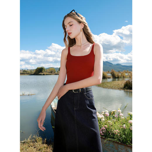 三彩2025春季新款纯色坑条背心自带胸垫吊带修身短款打底内搭M 商品图1