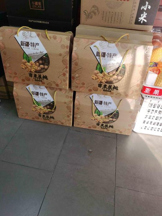 新疆 纸皮 新核桃 礼盒 商品图0