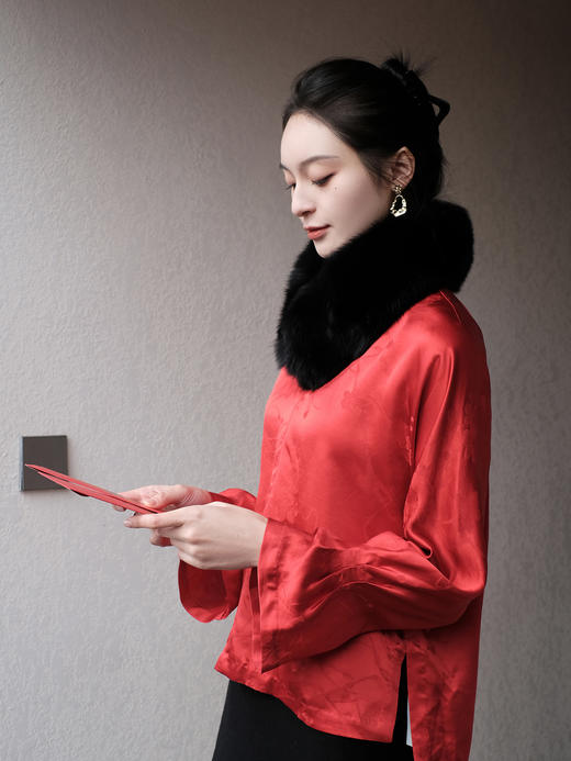 盛唐牡丹| 红色真丝梅花纹女上衣 商品图2