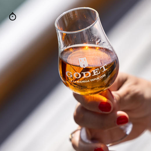 企鹅市集|法国高帝GODET 神灵干邑 大香槟区 70度干邑（限量版350ml礼盒装） 商品图4