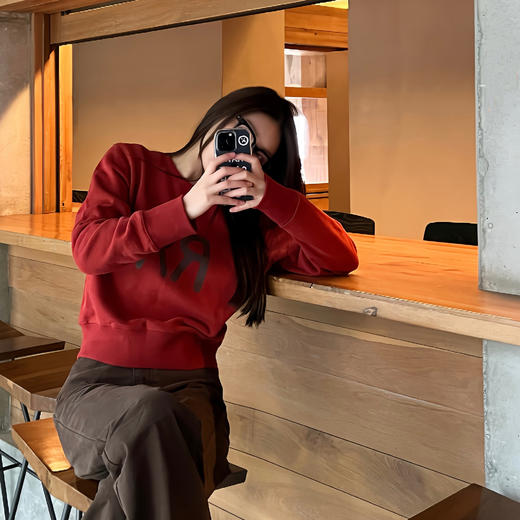 ROMI STUDIO“纽约美式" 高比例棉复古洗水印花圆领卫衣 23AWT921 商品图3