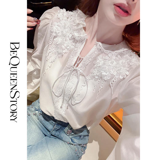 余潇潇【梦幻清荷】2025年早春新品重工花片宽松显瘦镂空灯笼袖衬衫 商品图0