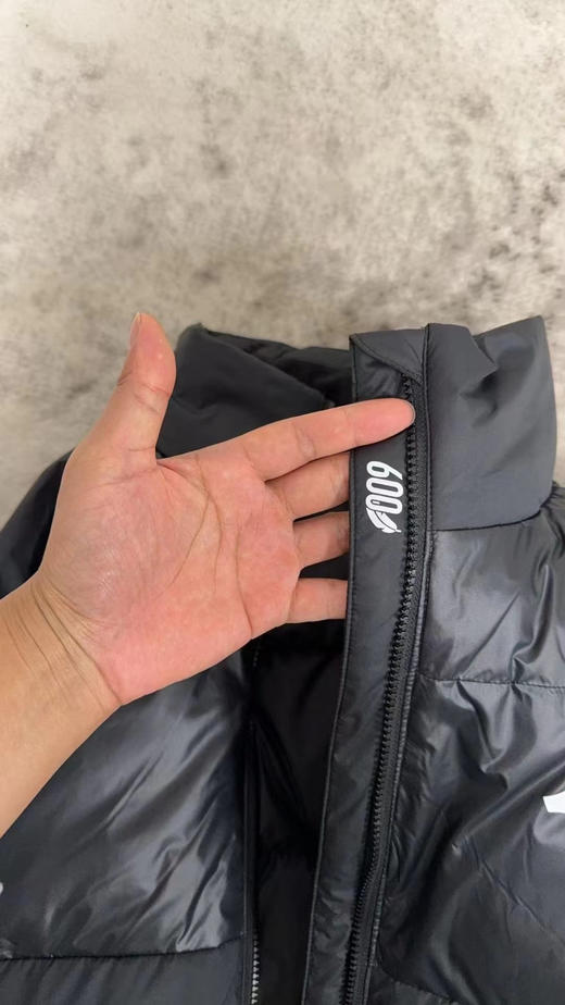 最新款阿迪达斯羽绒服，纯正品
支持全平台，任意鉴定， 100％纯正品
主打一个极致性价比
特别方便好穿，立领羽绒服精神利落 商品图6