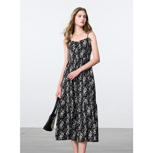 三彩2025春季新款法式复古碎花吊带裙连衣裙大摆长裙浪漫M 商品图3