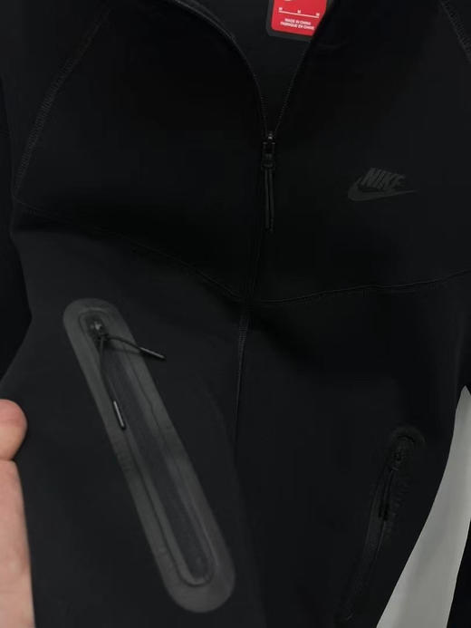 正品耐克新款  风行者系列 空气棉 五名治面料外套
2024 新款。专柜在售。剪标发货 商品图1