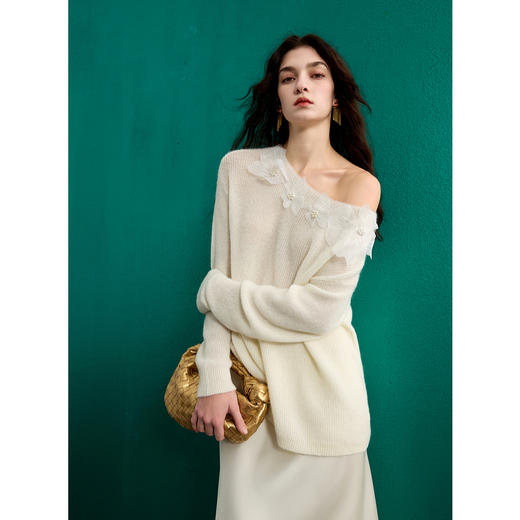 三彩2025春季新款立体花朵绵羊毛针织衫两穿一字领毛衫宽松优雅M 商品图2