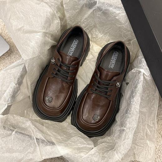 【YW】无忧购2025春季韩版小香风玫瑰花百搭增高系带圆头厚底英伦风小皮鞋H8061（截单后7天发货) 商品图3