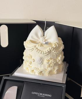 蛋糕定制—宫廷蝴蝶结