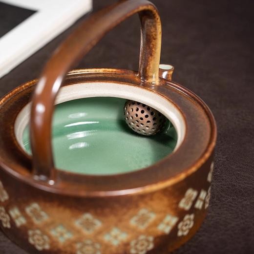 本土斋 提梁壶 青瓷草木灰宝相纹系列 全瓷高端提梁手工泡茶壶宝相提梁壶150ML 商品图2