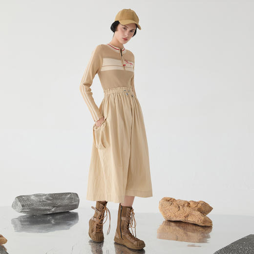 谜底针织拼接连衣裙长袖2025春季新品运动感大摆裙长裙251MZ0399 商品图1