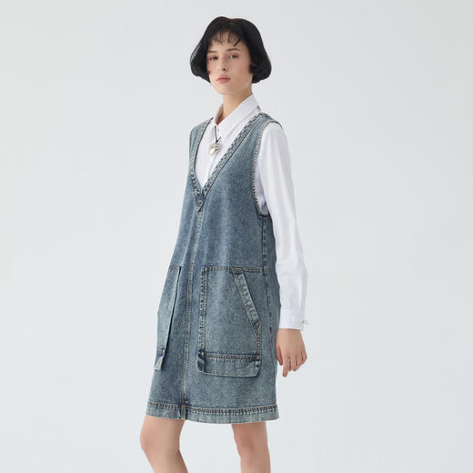 谜底牛仔背心式连衣裙2025春季新品设计感大口袋直筒裙251ML0060 商品图1