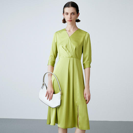 EITIE爱特爱春季新款通勤纯色气质V领连衣裙7707421 商品图2
