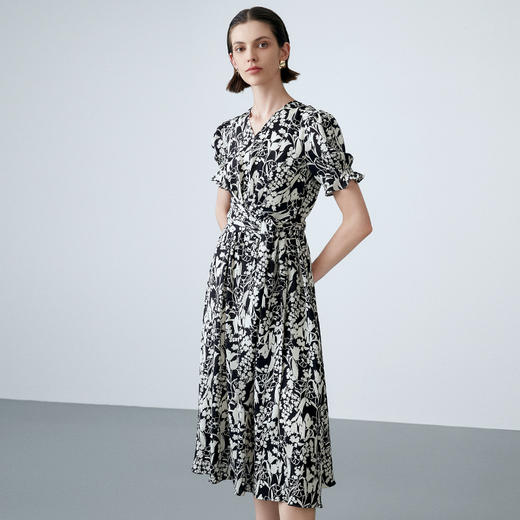 EITIE爱特爱夏季新款修身显瘦泡泡袖印花连衣裙7707424 商品图3