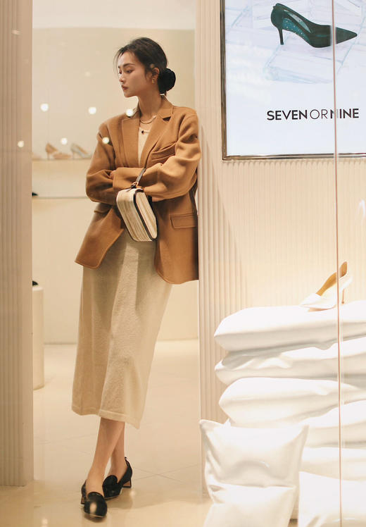 80%羊毛+20%羊绒❗️M*xM*ra同款💰6000+ 一折购！【双面呢短款羊毛西装外套】纯手工缝制羊毛大衣✅保暖舒适！贴身穿不扎人，手感超软糯！短款超百搭！穿十年都不会过时的款 商品图3