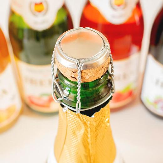 芭美娜桃子味气泡果味饮料 750ml/瓶 商品图1