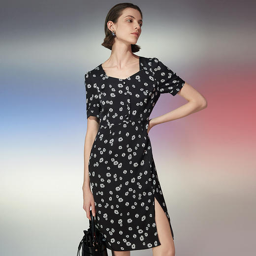 EITIE爱特爱夏款新品优雅显瘦高腰舒适印花连衣裙7707420 商品图1