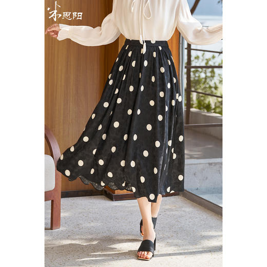 米思阳2026春季新款经典百搭波点赫本小黑裙暗提花奢华品质半身裙5552 商品图0