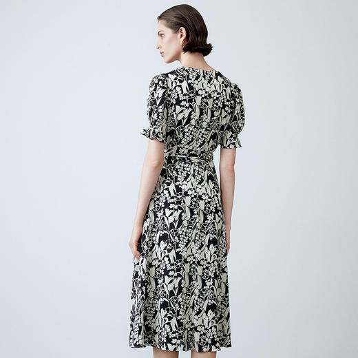 EITIE爱特爱夏季新款修身显瘦泡泡袖印花连衣裙7707424 商品图4